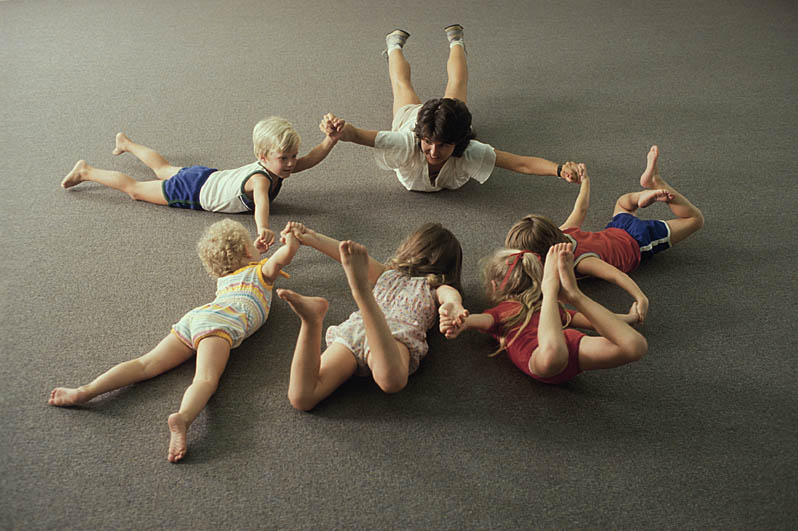 photo children at play 